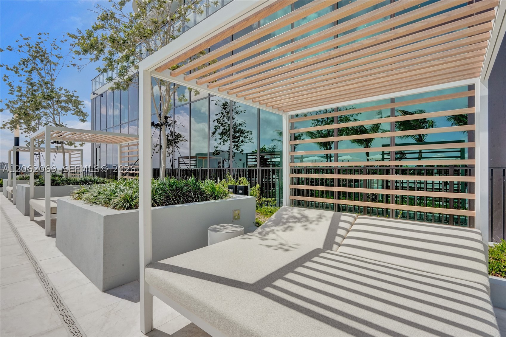 580 72nd St #1809 Miami Beach, FL 33141