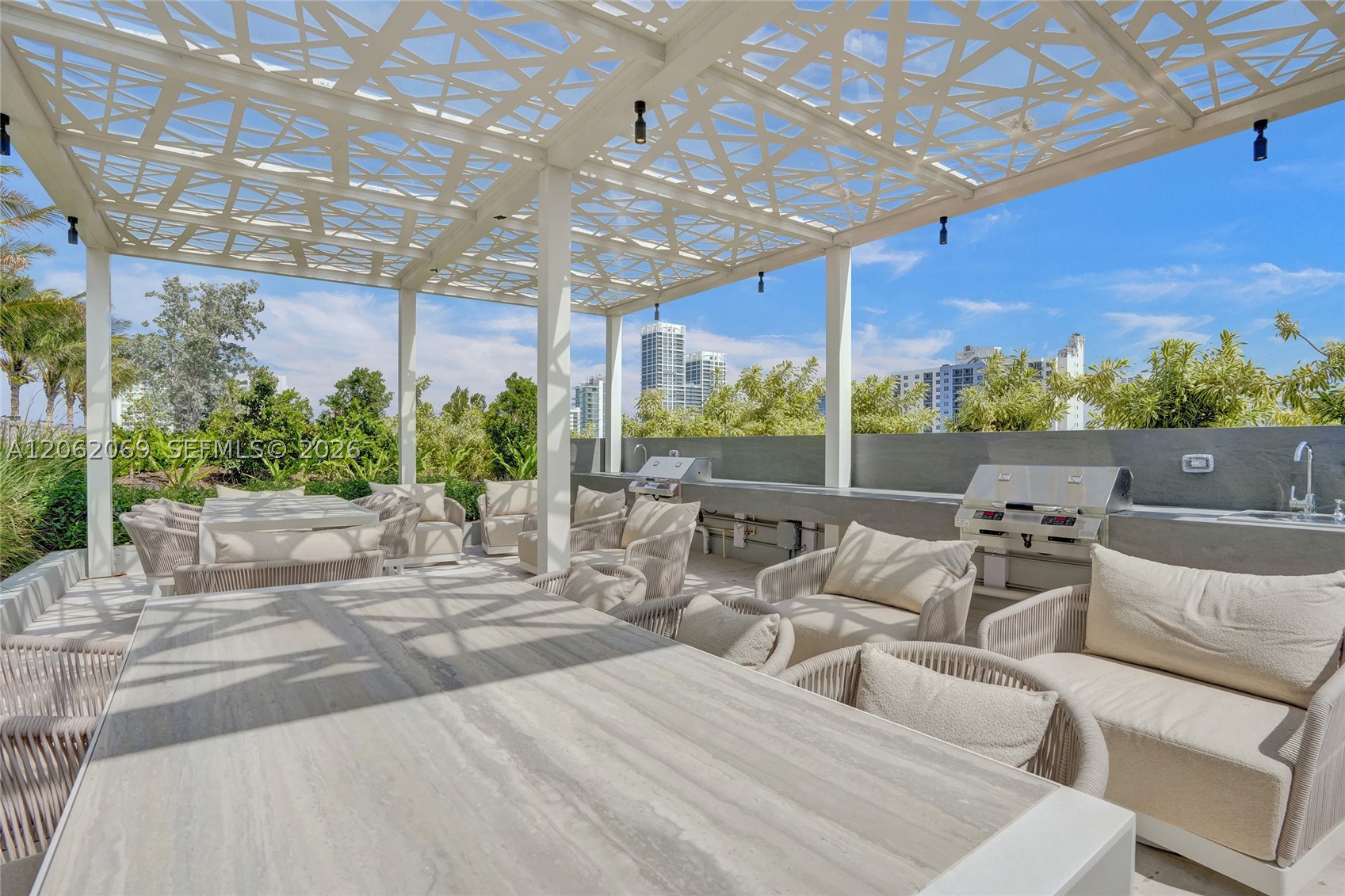 580 72nd St #1809 Miami Beach, FL 33141