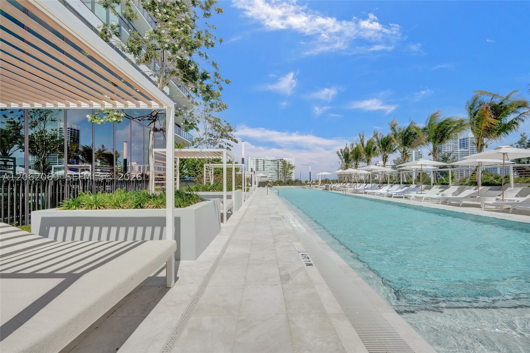 580 72nd St #1809 Miami Beach, FL 33141