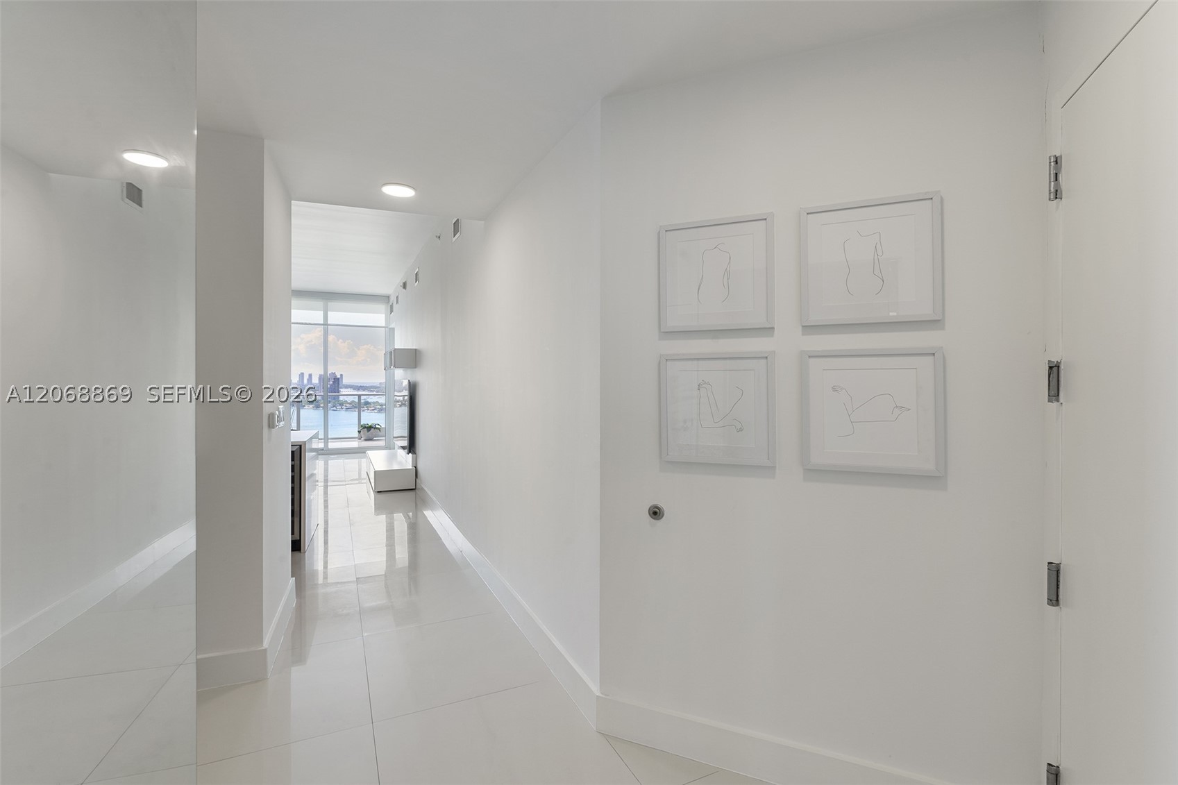 image Paramount Bay11