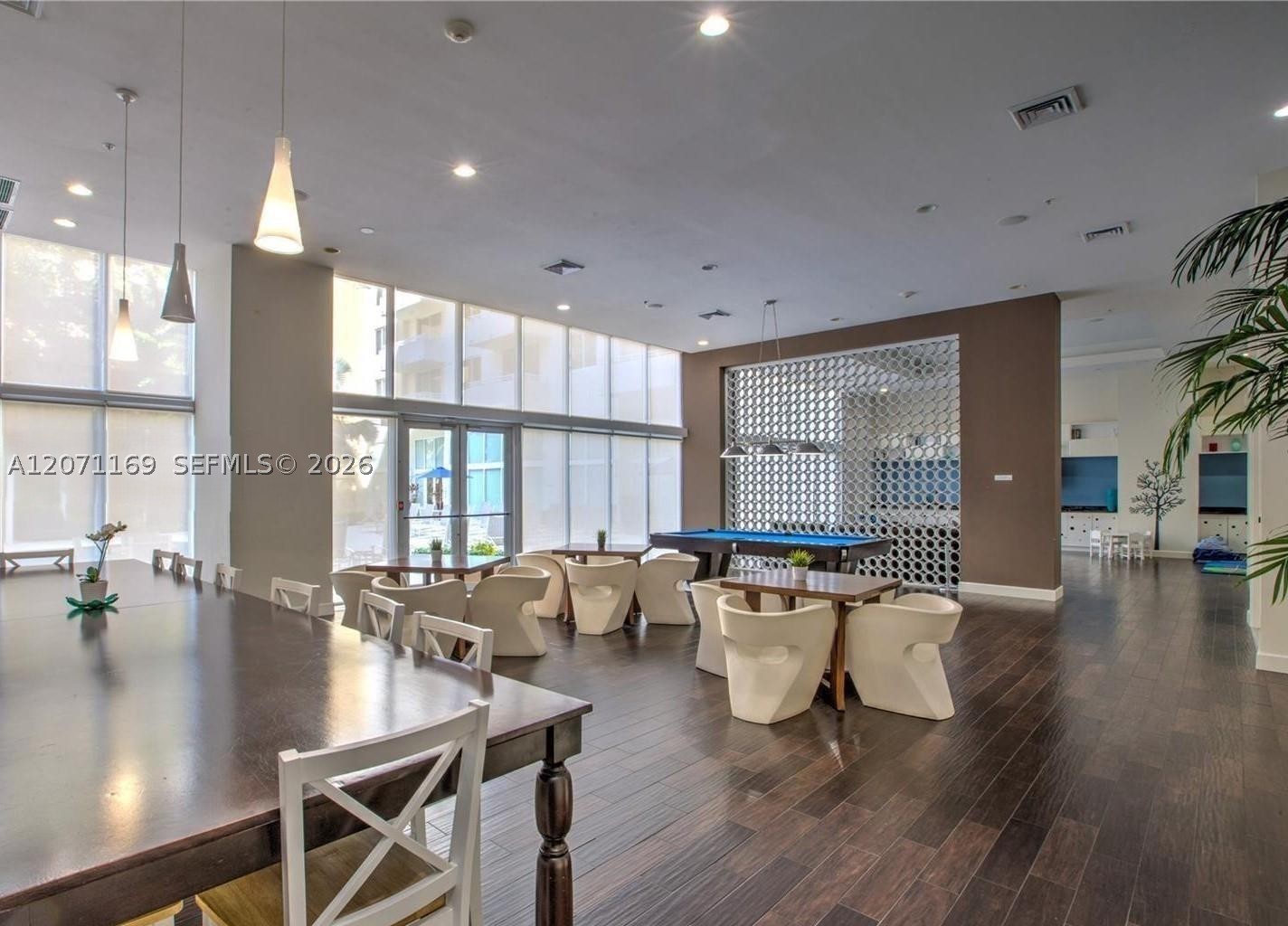 image The Venture at Aventura4
