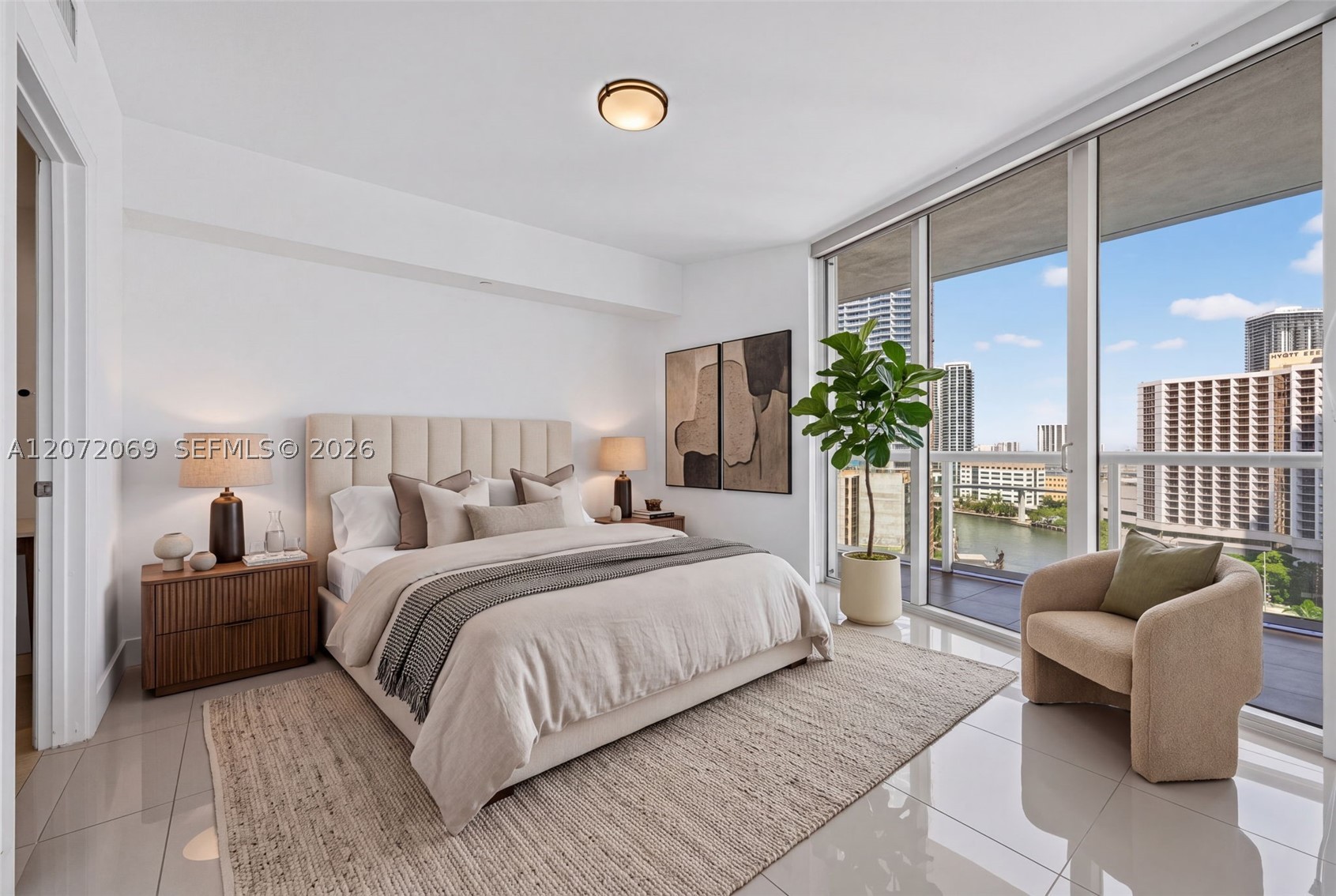 465 Brickell Ave #1602 Miami, FL 33131