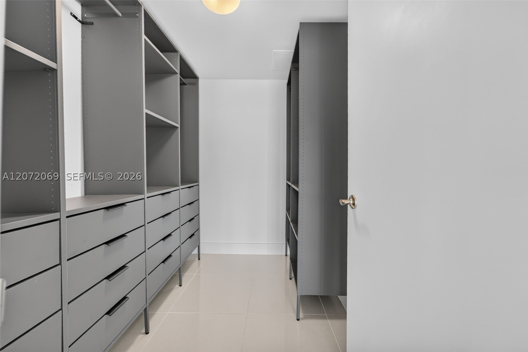 465 Brickell Ave #1602 Miami, FL 33131
