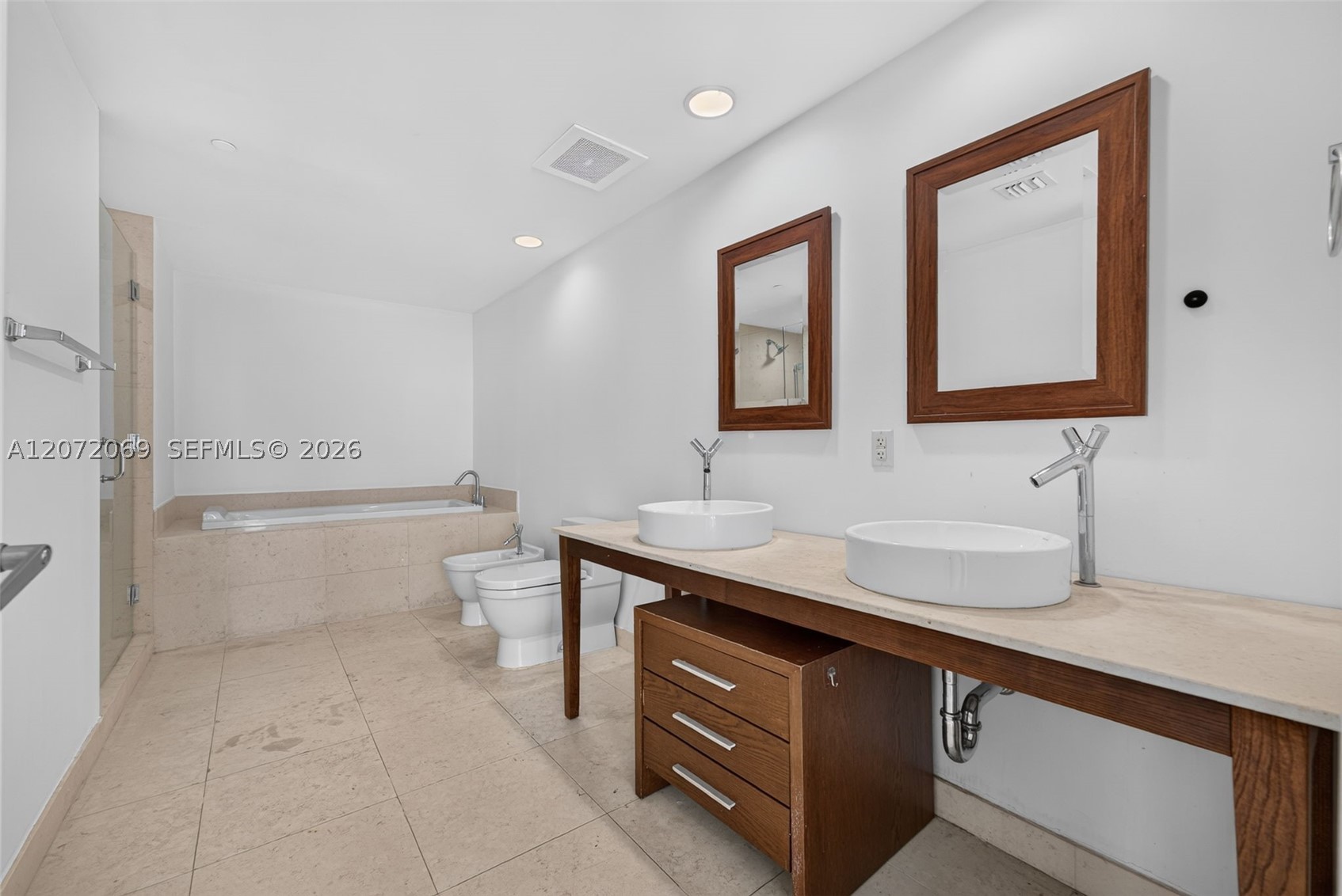 465 Brickell Ave #1602 Miami, FL 33131