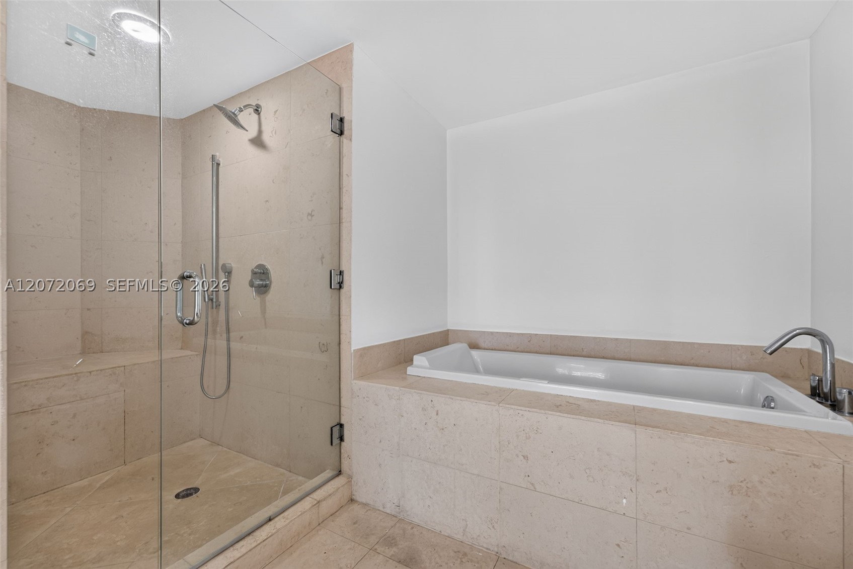 465 Brickell Ave #1602 Miami, FL 33131