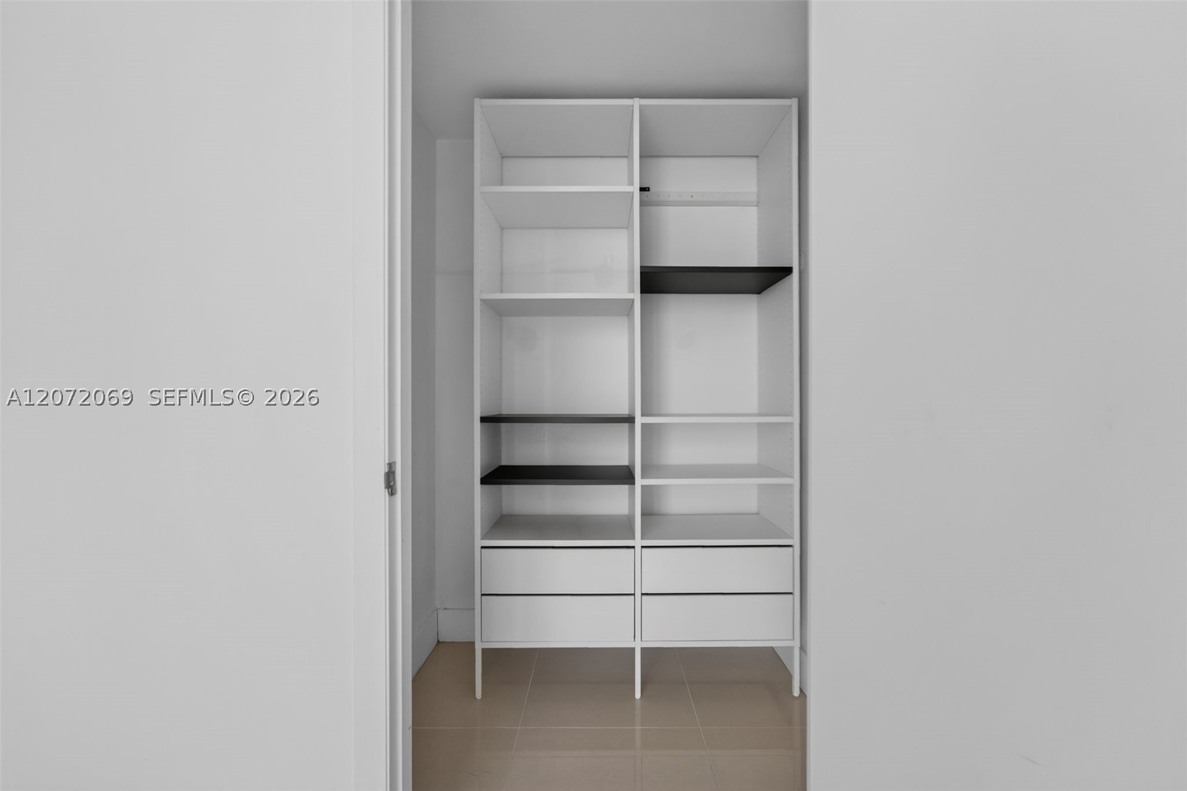 465 Brickell Ave #1602 Miami, FL 33131