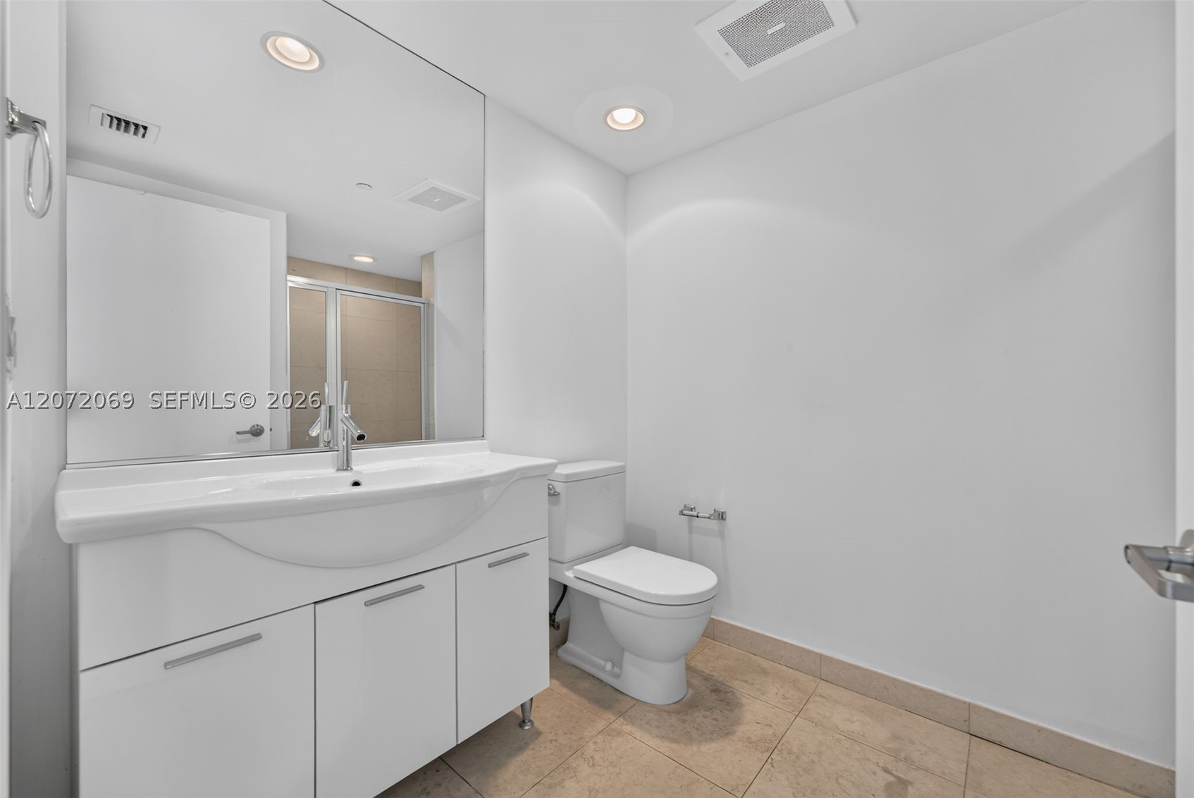465 Brickell Ave #1602 Miami, FL 33131