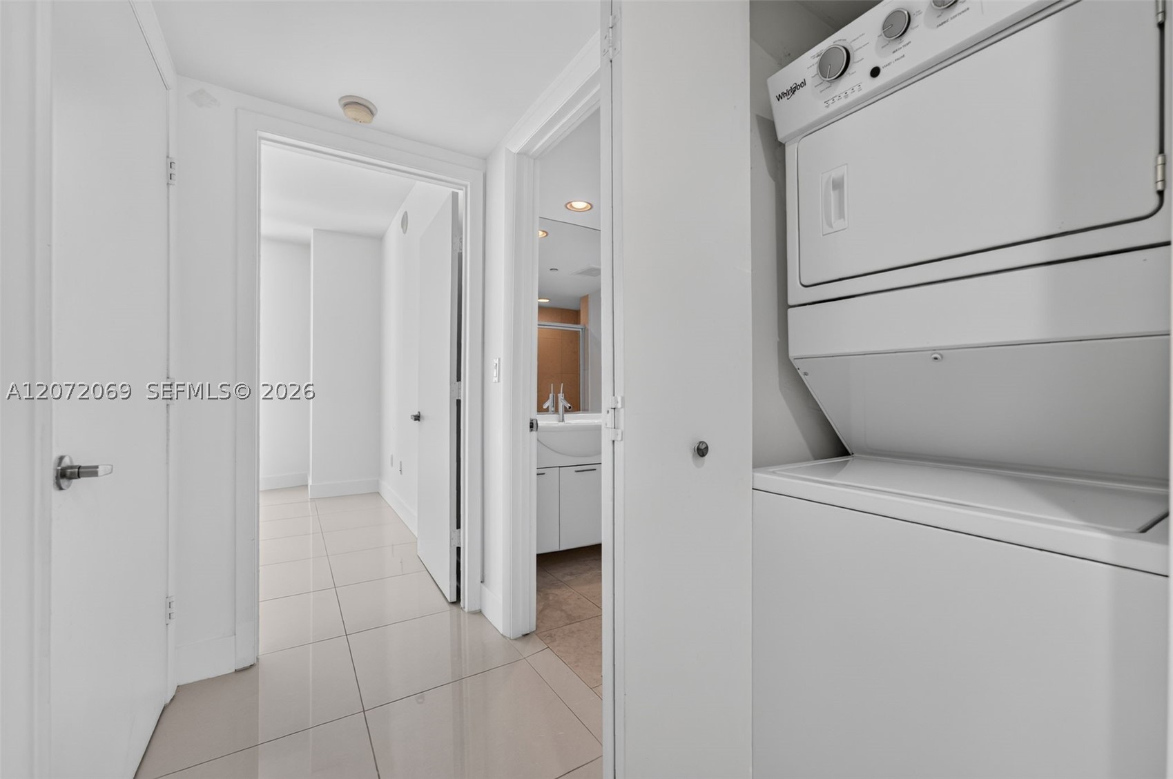 465 Brickell Ave #1602 Miami, FL 33131