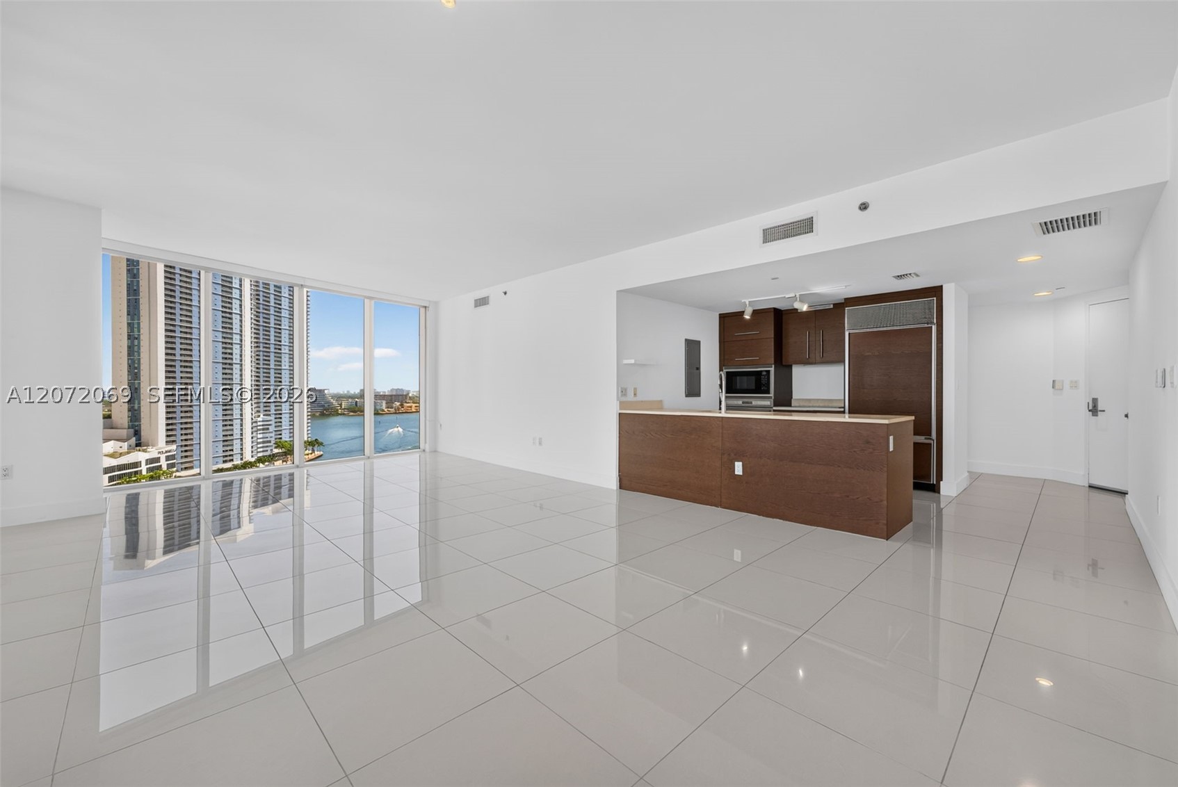 465 Brickell Ave #1602 Miami, FL 33131