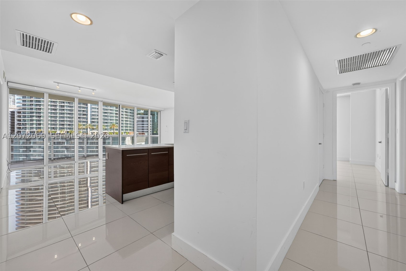 465 Brickell Ave #1602 Miami, FL 33131