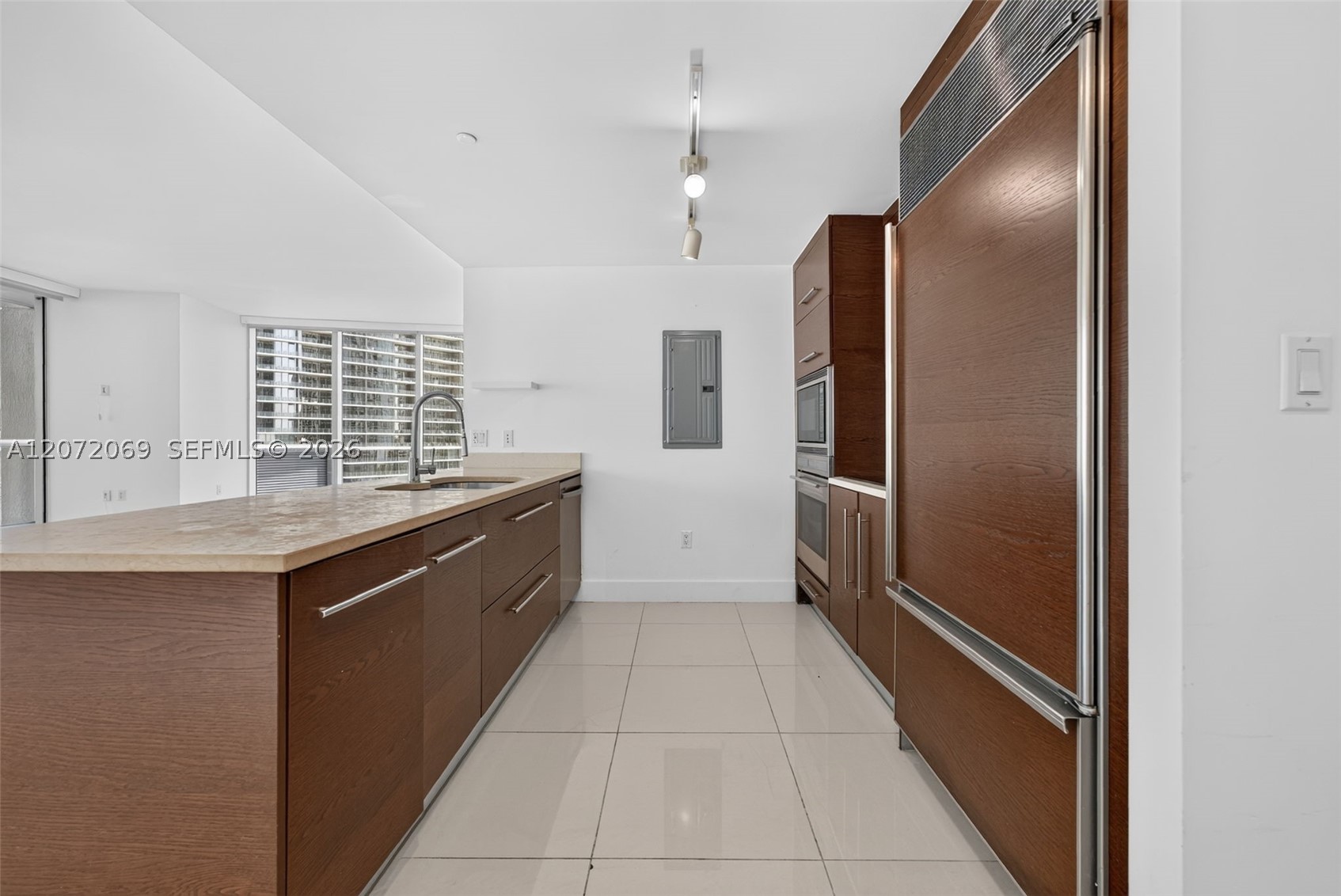 465 Brickell Ave #1602 Miami, FL 33131