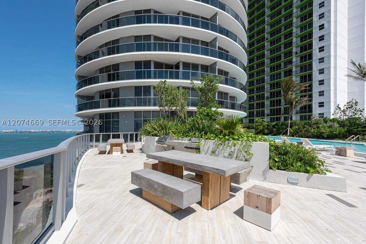 488 NE 18th St #1907 Miami, FL 33132