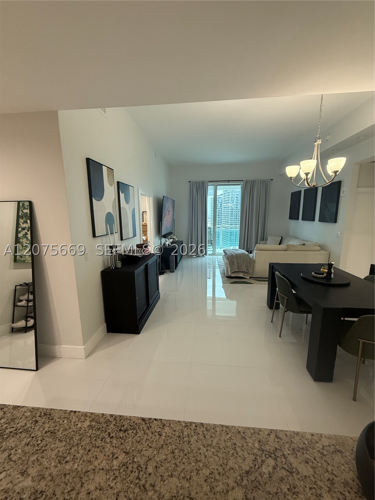 951 Brickell Ave #4105 Miami, FL 33131