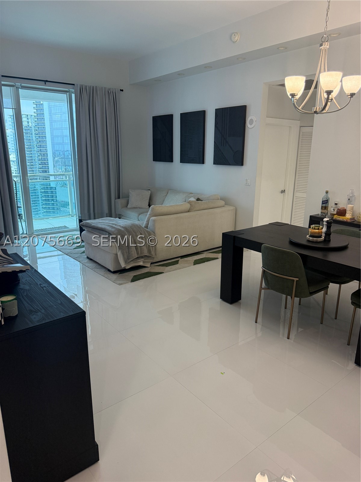 951 Brickell Ave #4105 Miami, FL 33131