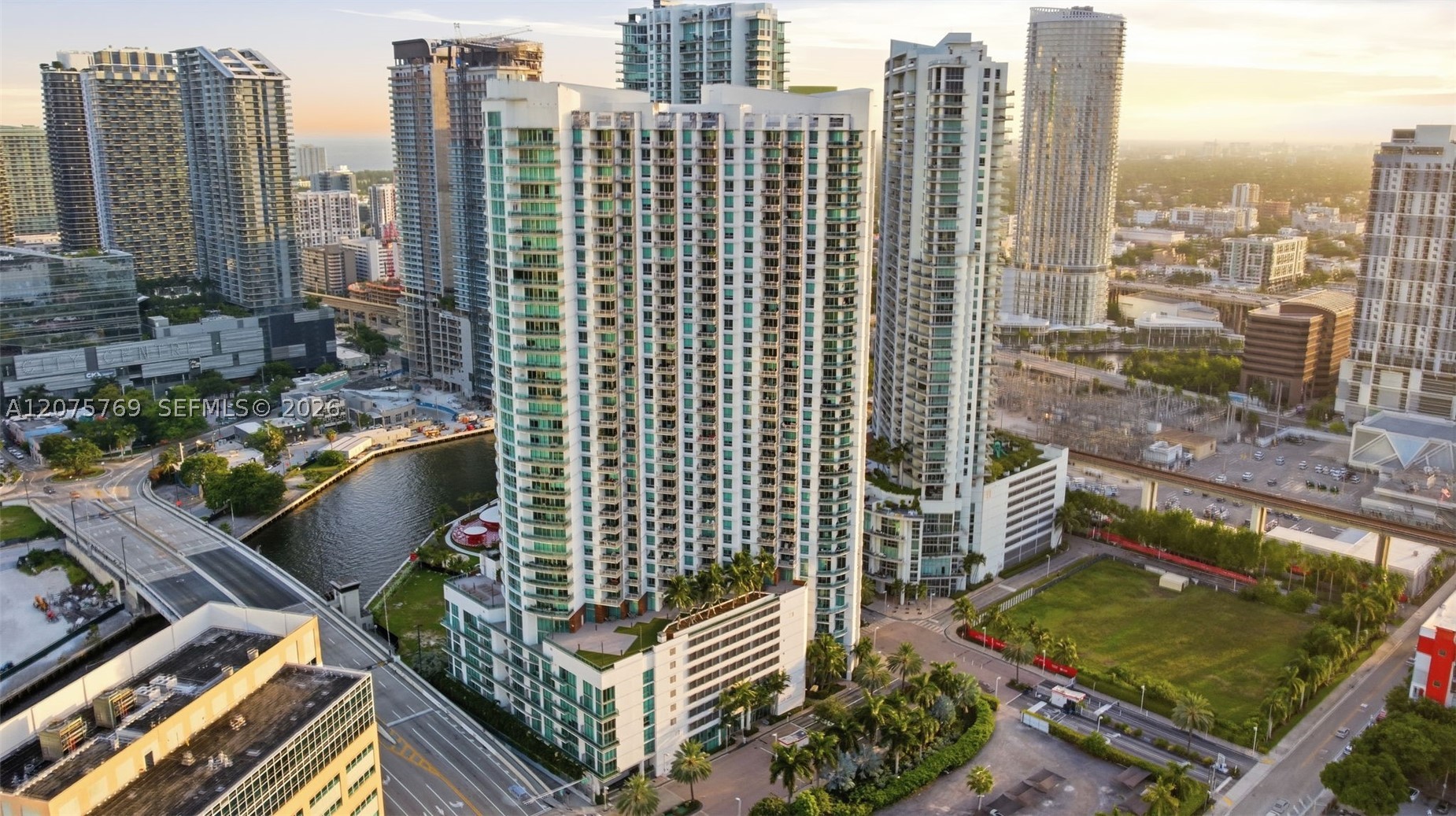 350 S Miami Ave #2601 Miami, FL 33130