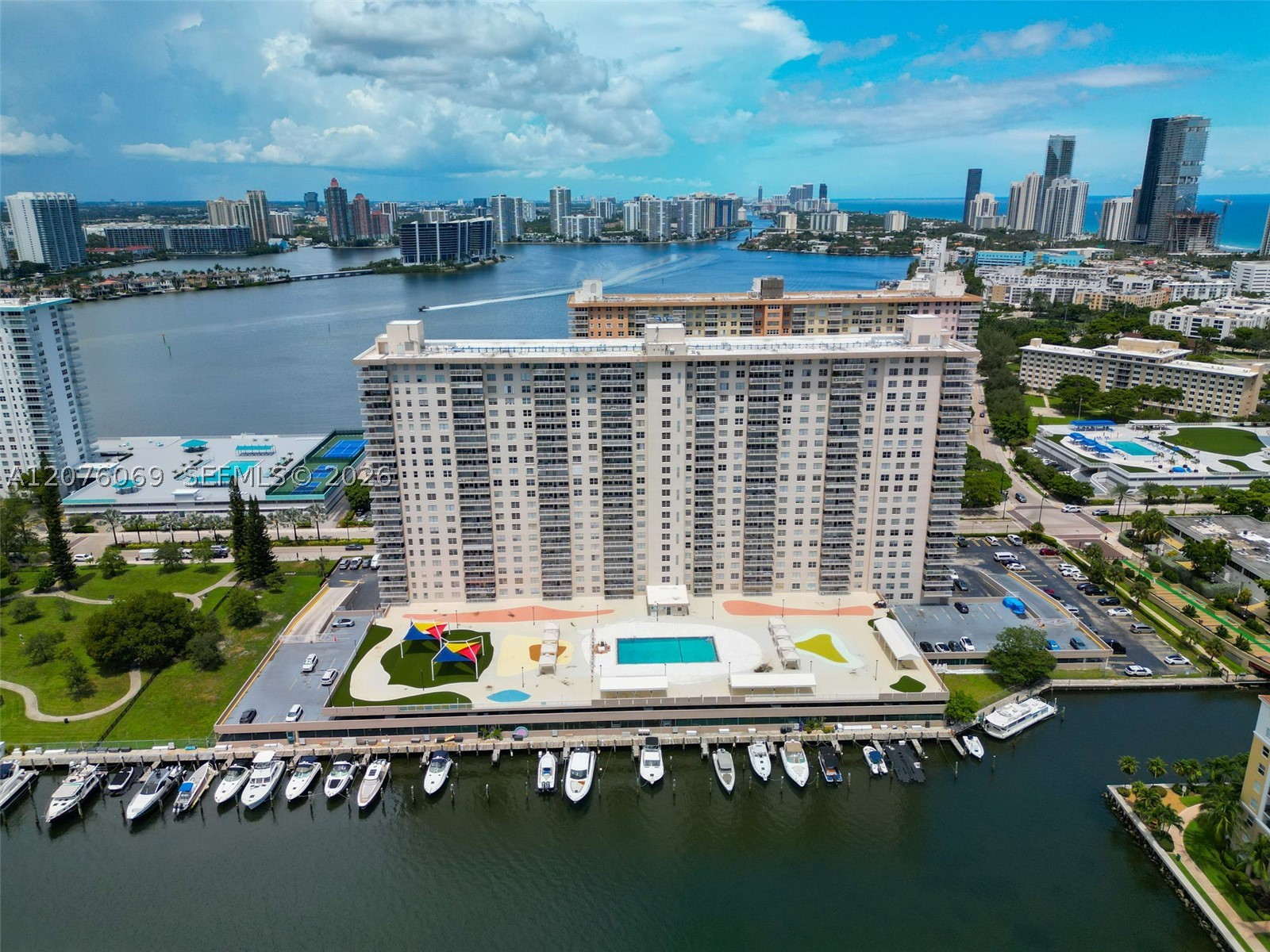 250 174th St #2304 Sunny Isles Beach, FL 33160