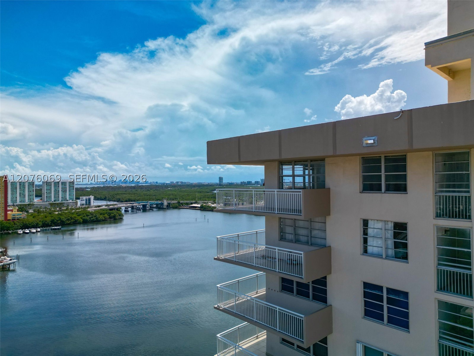 250 174th St #2304 Sunny Isles Beach, FL 33160