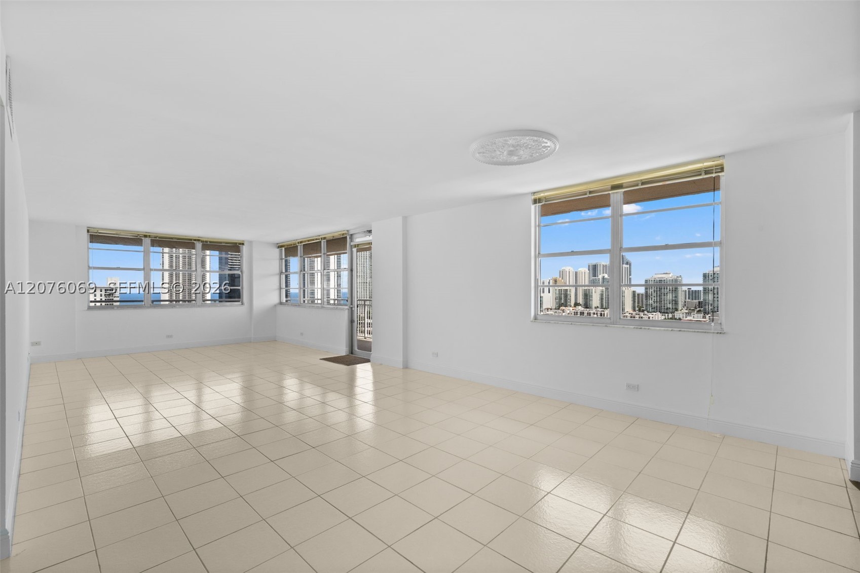 250 174th St #2304 Sunny Isles Beach, FL 33160