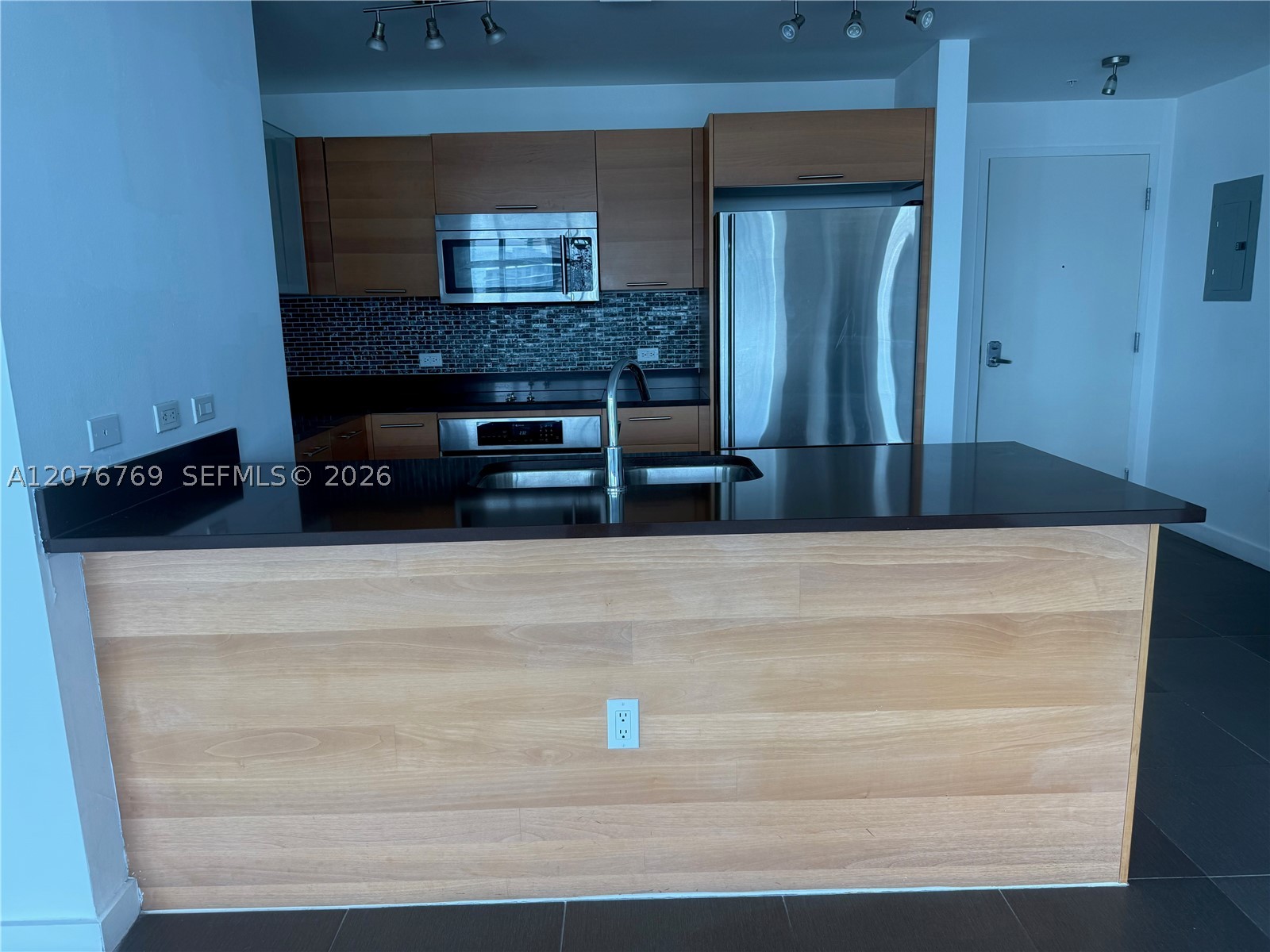 image 4 Midtown11
