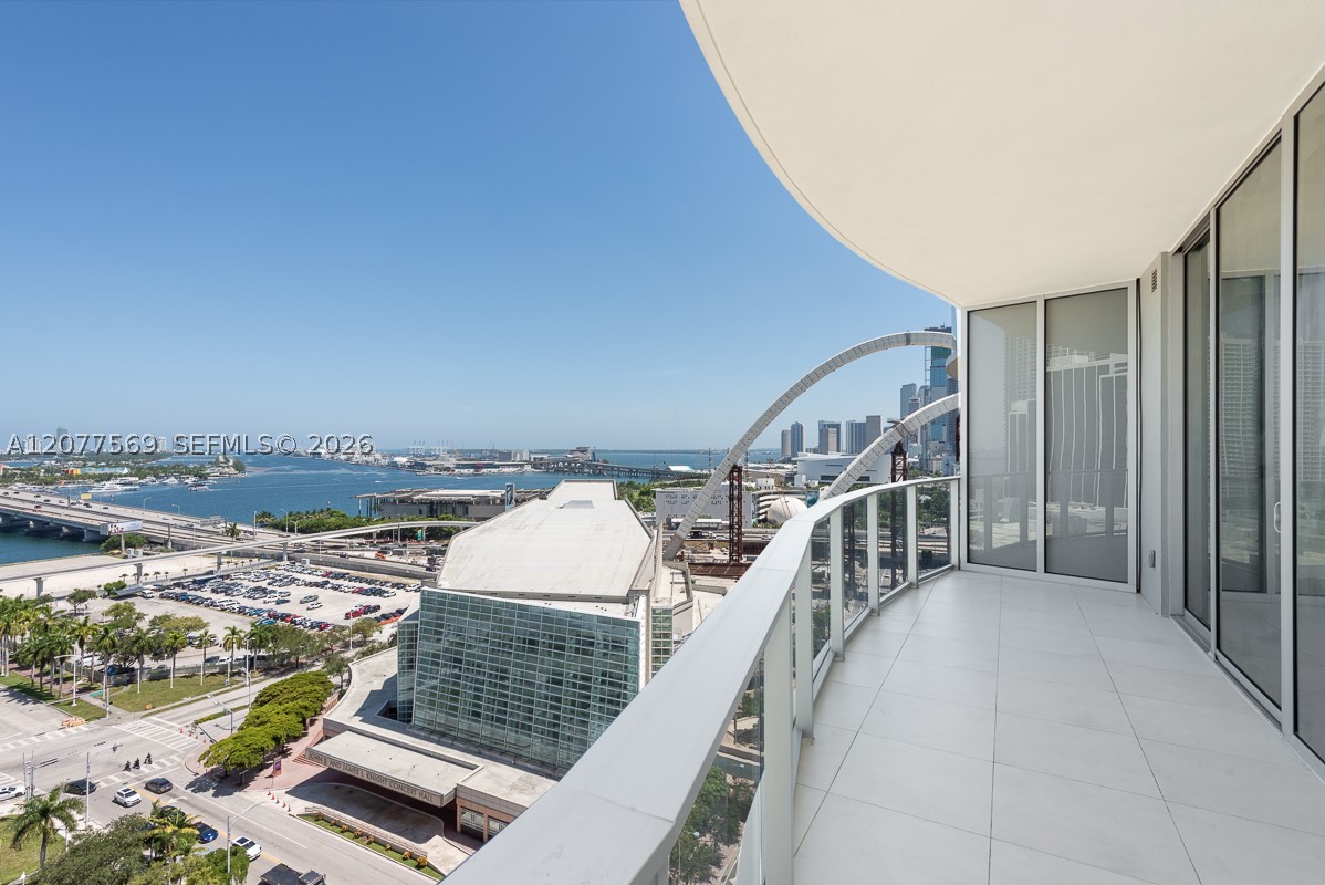 1400 Biscayne #1604