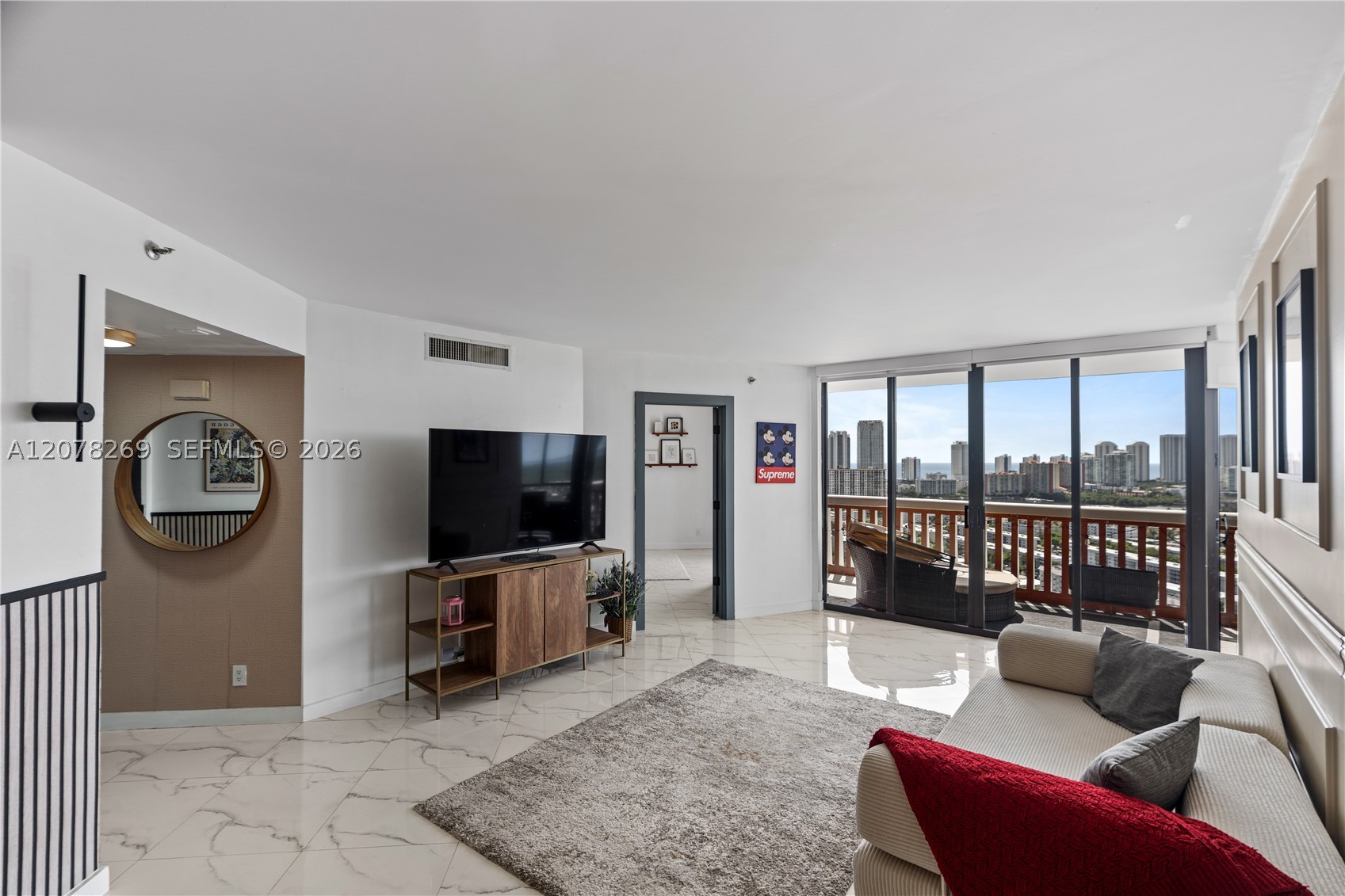 1000 W Island Blvd #2803