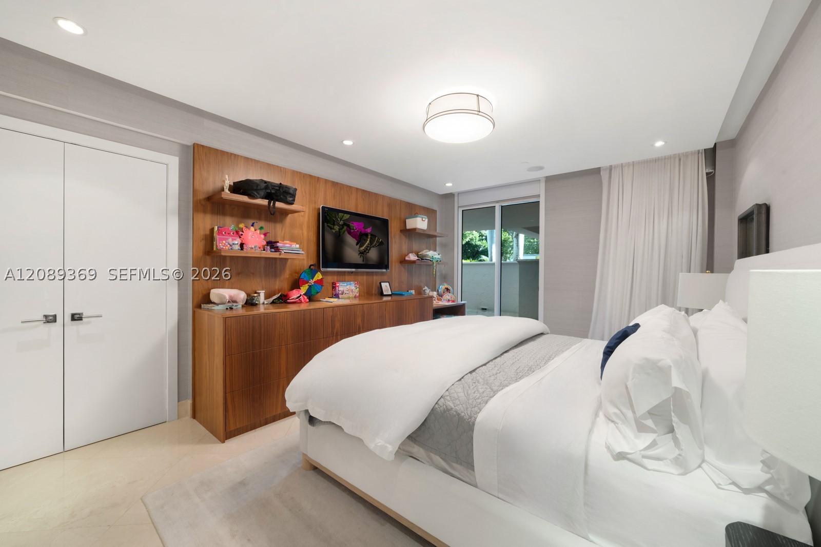image Bayside Vilage Condo16