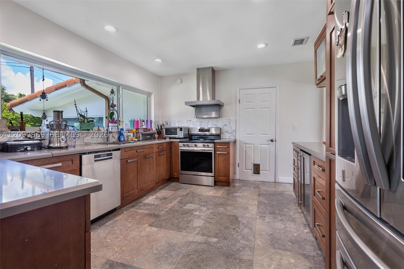 9217 Bay Dr Surfside, FL 33154