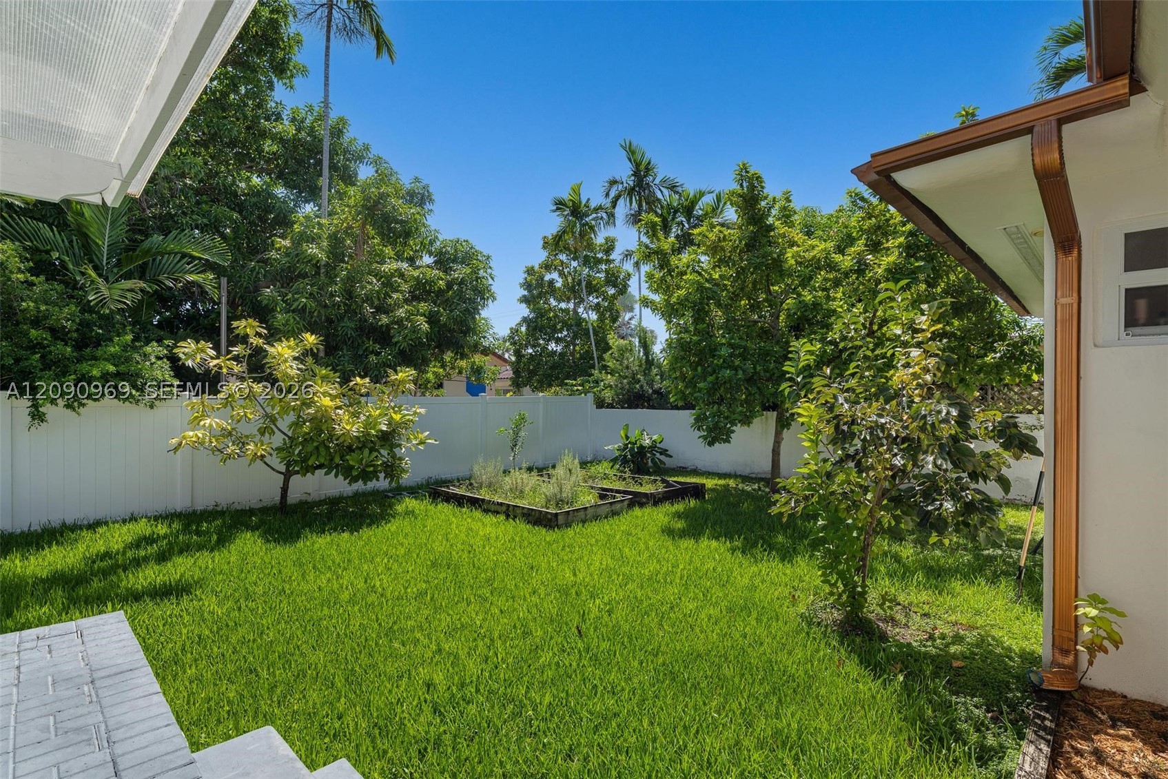 9217 Bay Dr Surfside, FL 33154