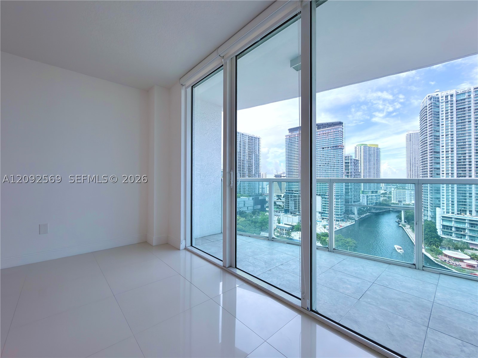 31 SE 5th St #2307