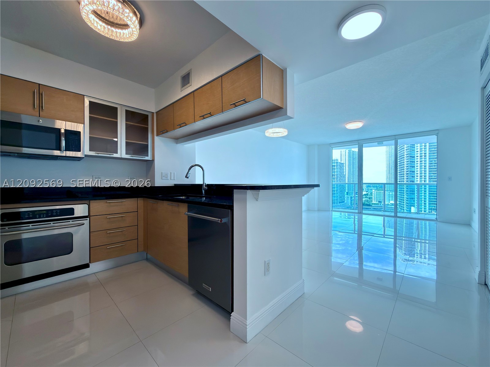 image Brickell on the River North1