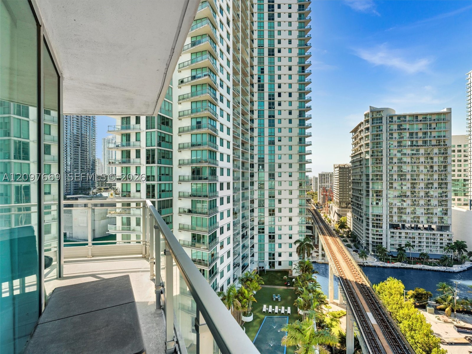90 SW 3rd St #2013 Miami, FL 33130