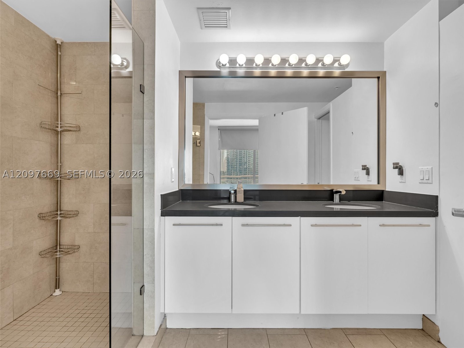 90 SW 3rd St #2013 Miami, FL 33130