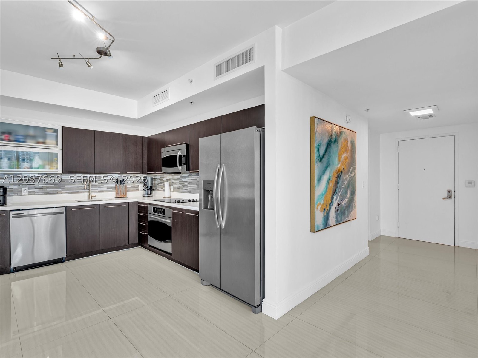 90 SW 3rd St #2013 Miami, FL 33130