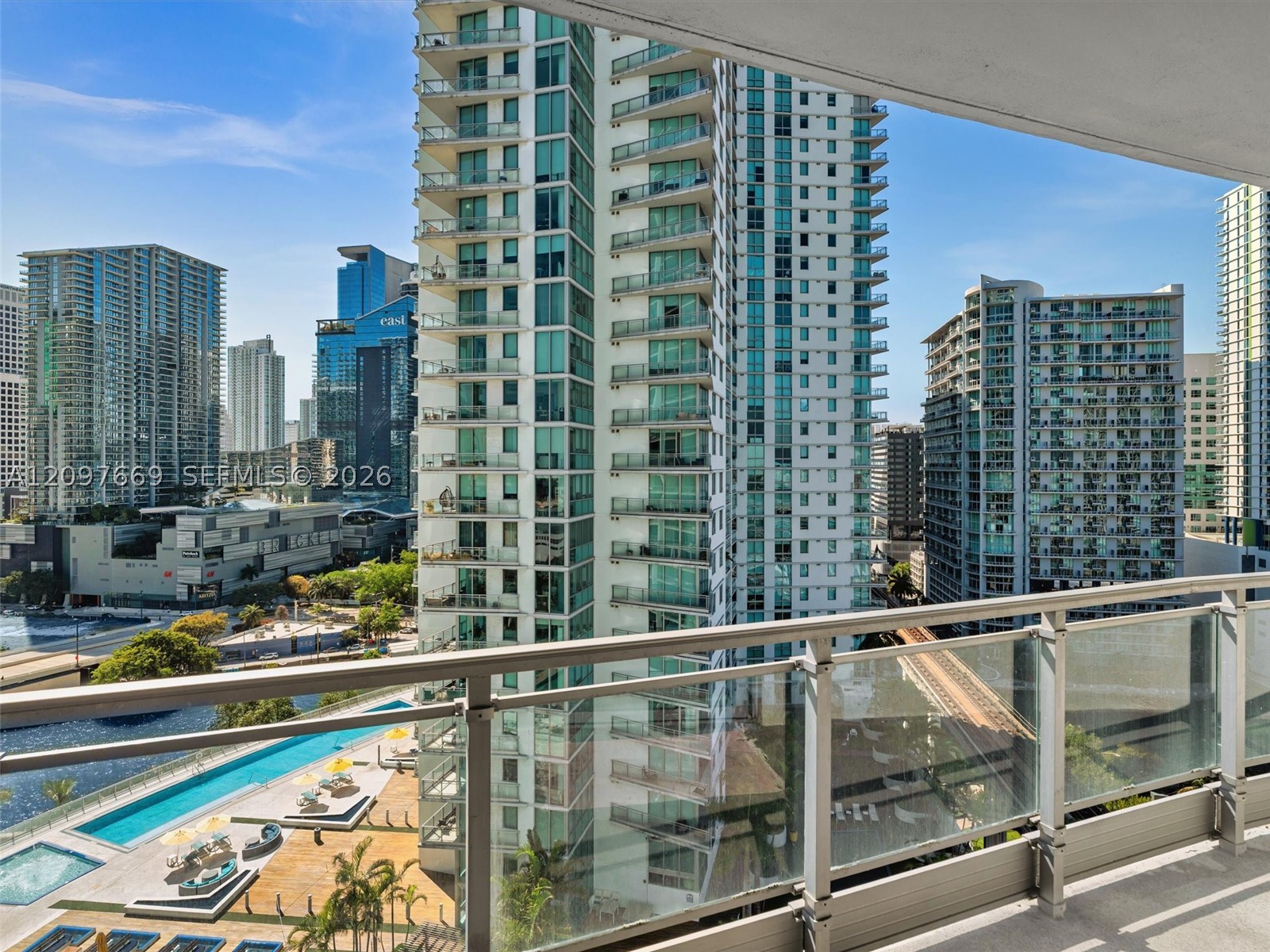 90 SW 3rd St #2013 Miami, FL 33130