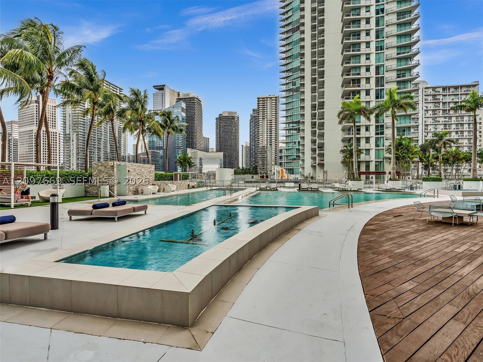 90 SW 3rd St #2013 Miami, FL 33130