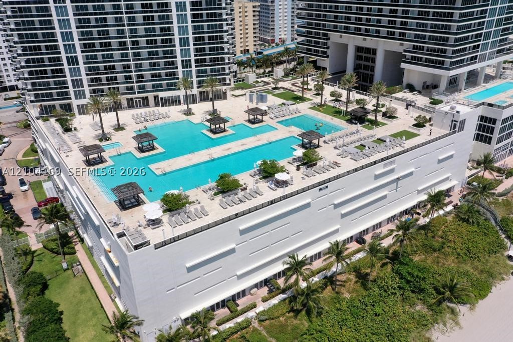 image Beach Club 140