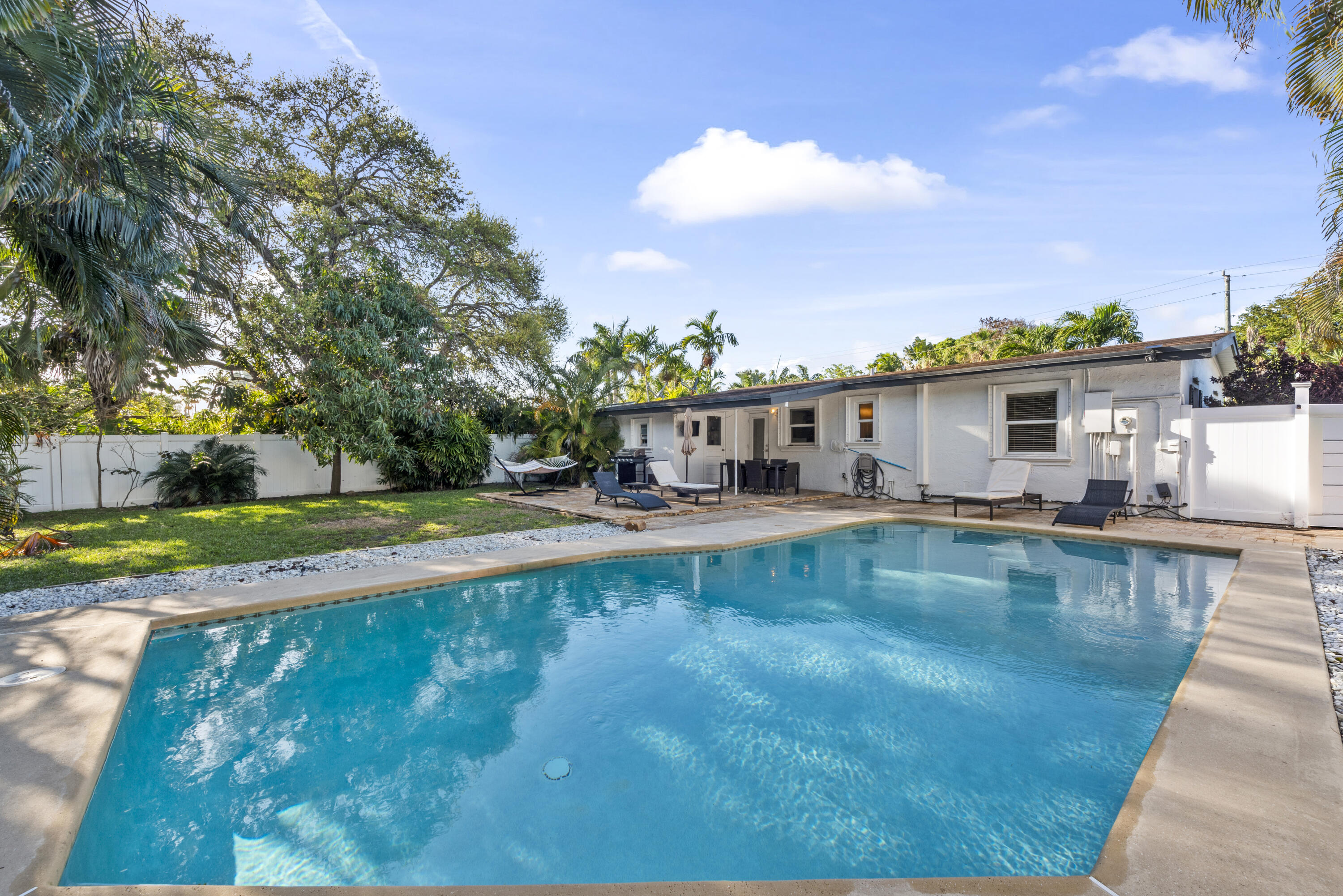 408 NW 29th Wilton Manors, FL 33311
