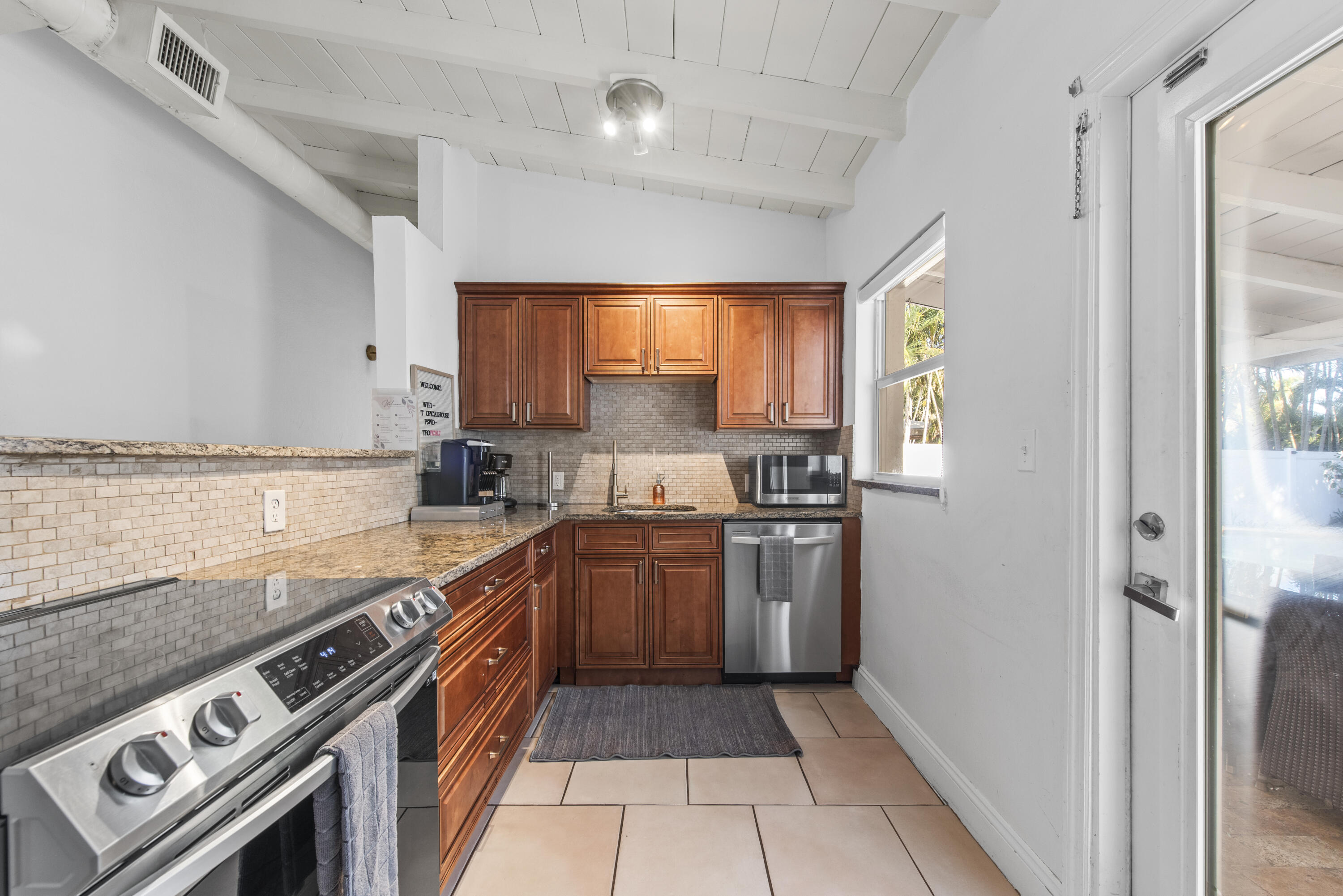 408 NW 29th Wilton Manors, FL 33311