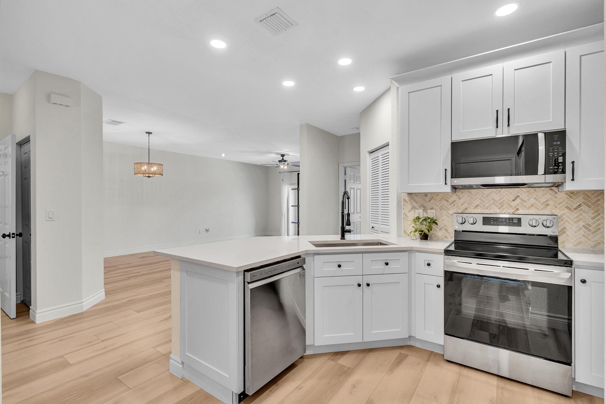 4709 SW 13th Deerfield Beach, FL 33442