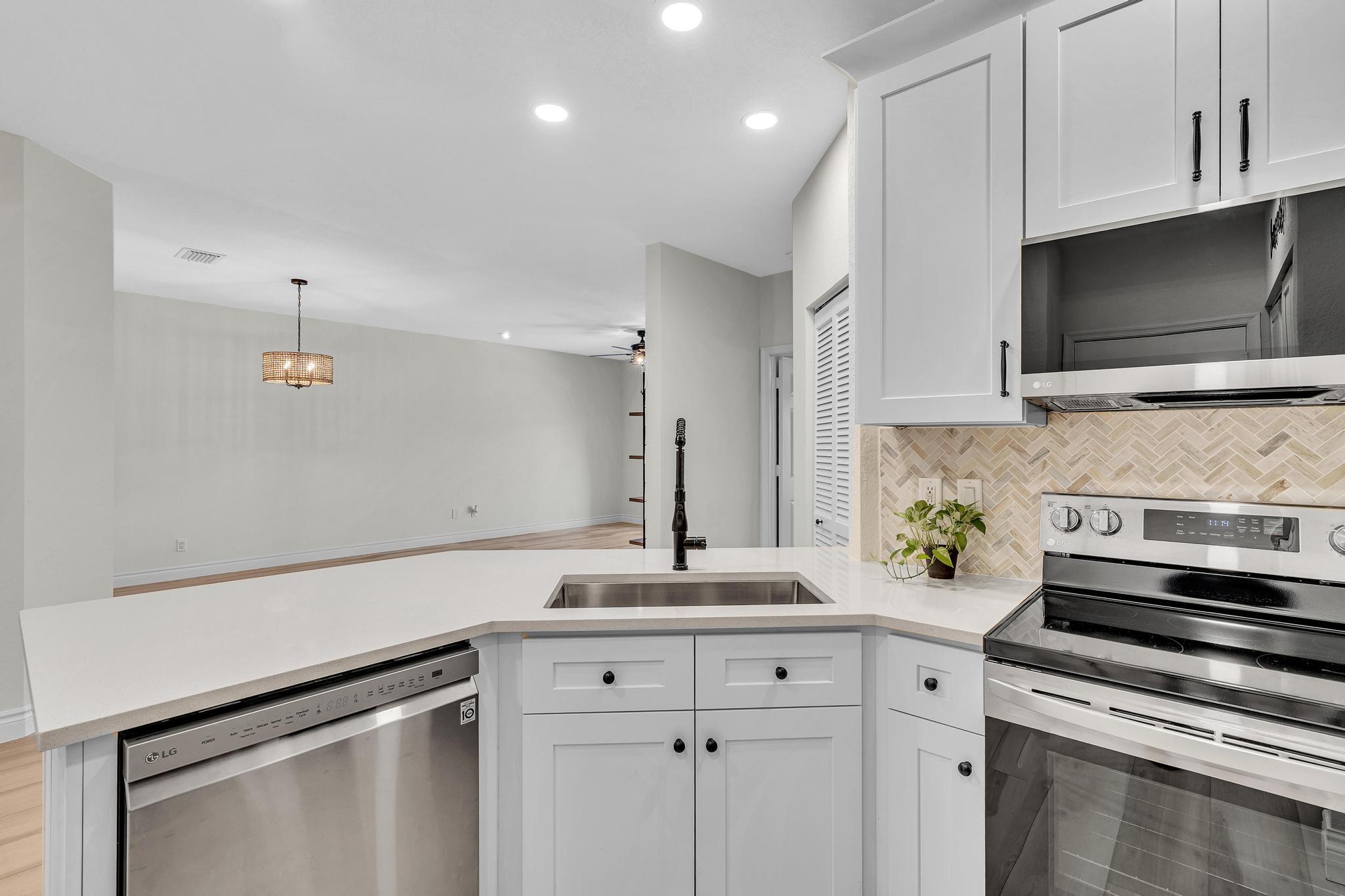 4709 SW 13th Deerfield Beach, FL 33442