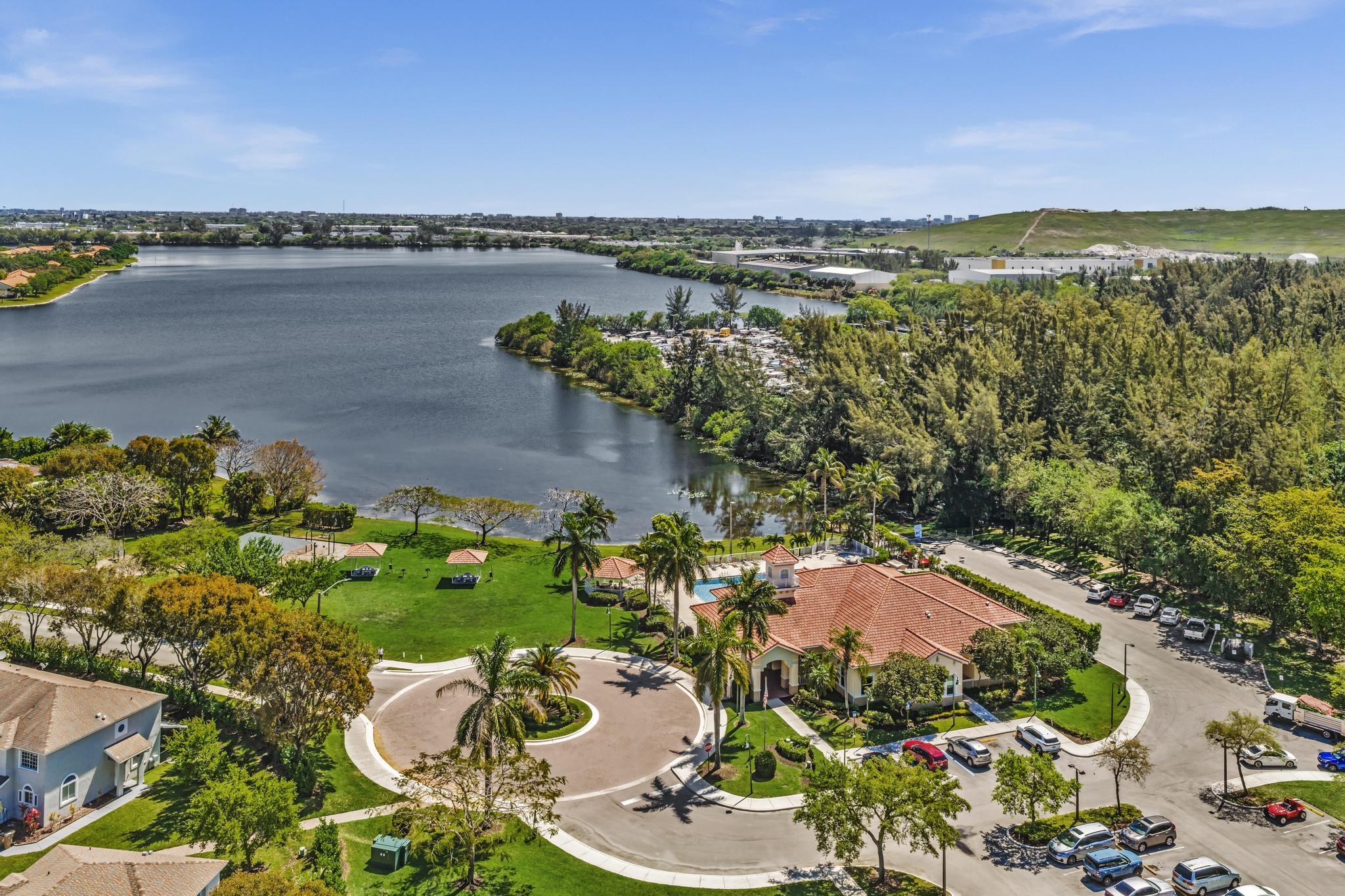 4709 SW 13th Deerfield Beach, FL 33442