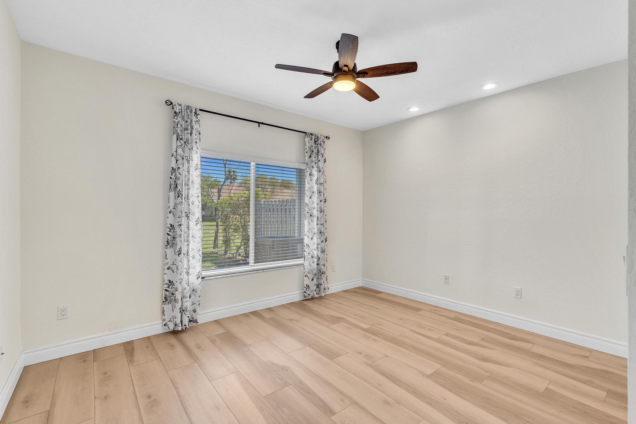 4709 SW 13th Deerfield Beach, FL 33442