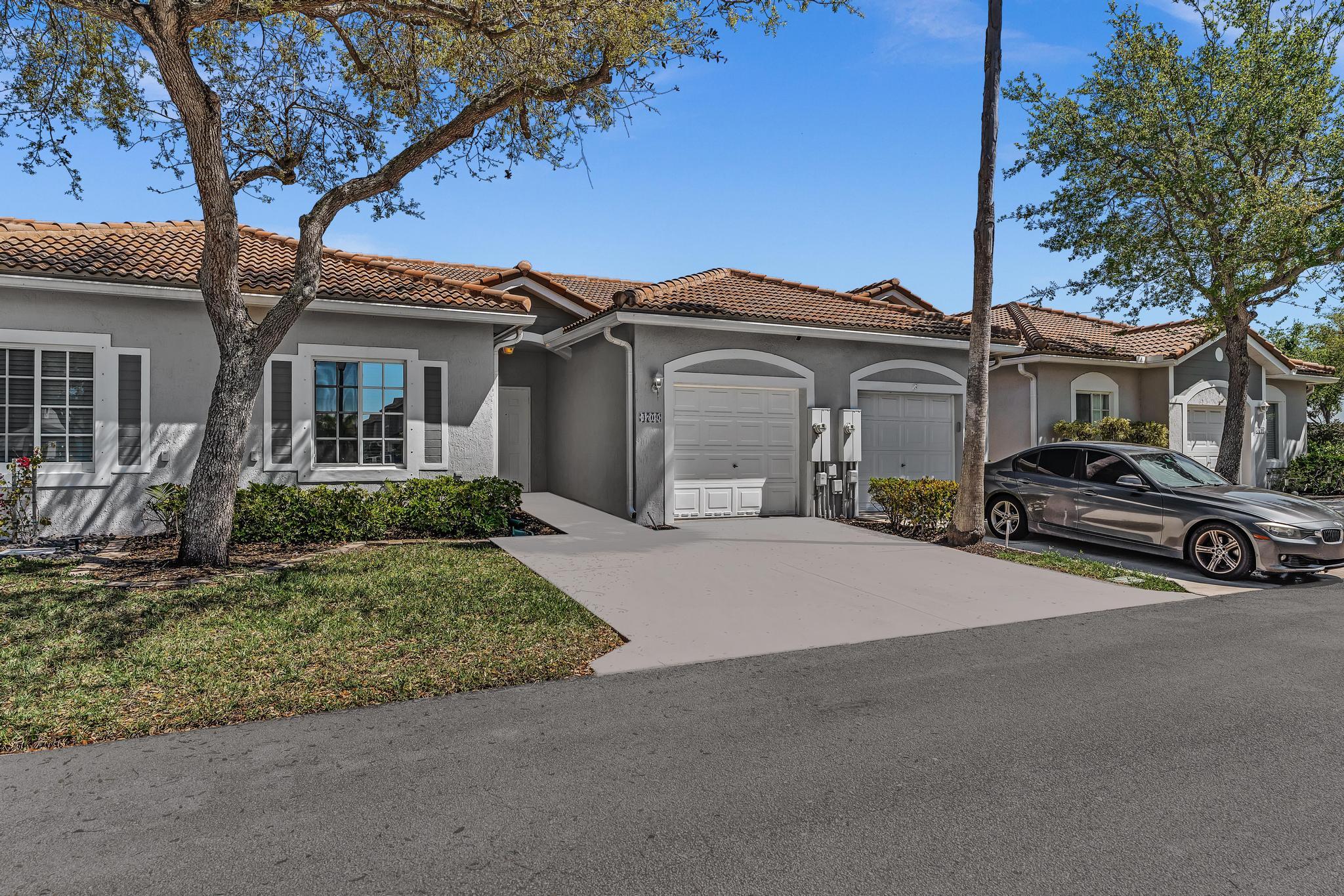 4709 SW 13th Deerfield Beach, FL 33442