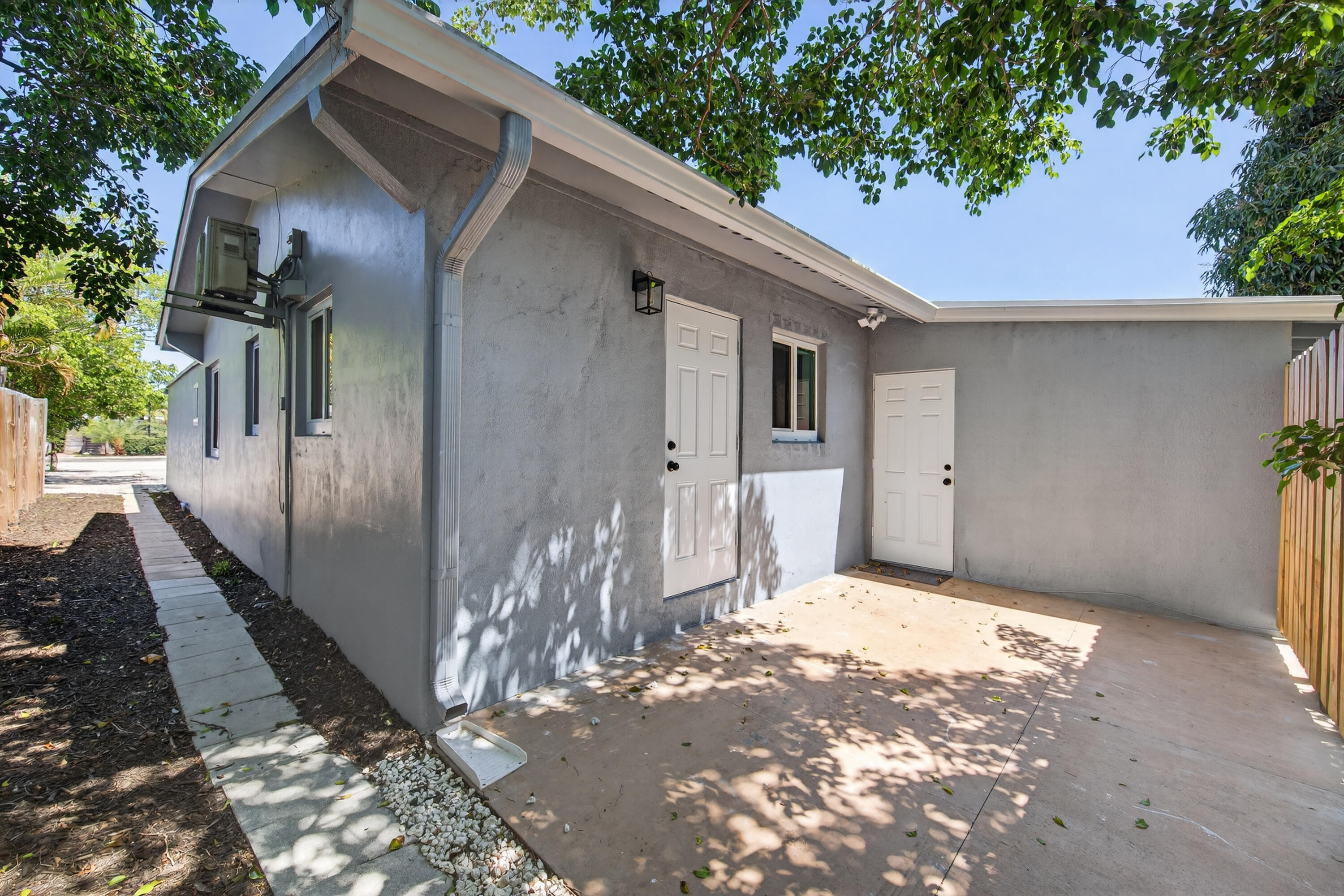 1908 NE 26th Wilton Manors, FL 33305