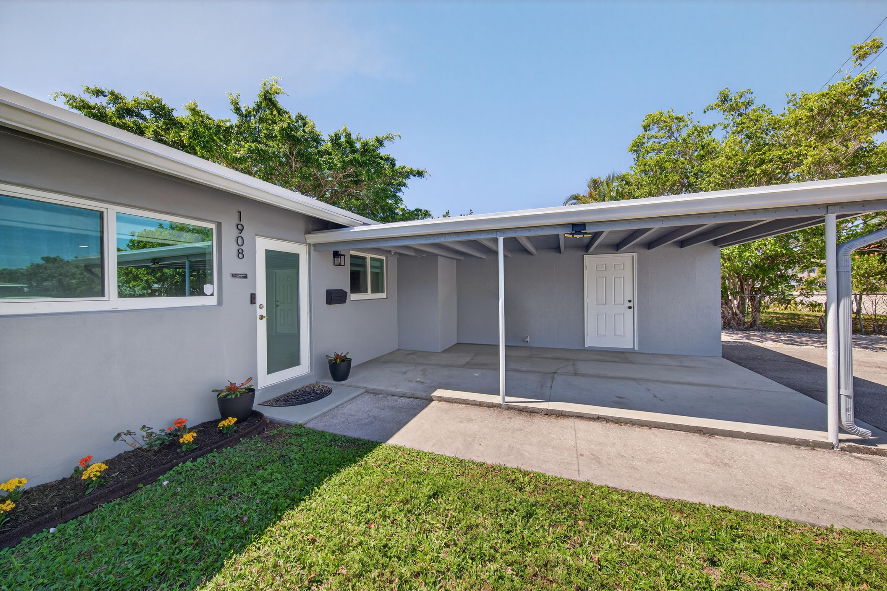 1908 NE 26th Wilton Manors, FL 33305