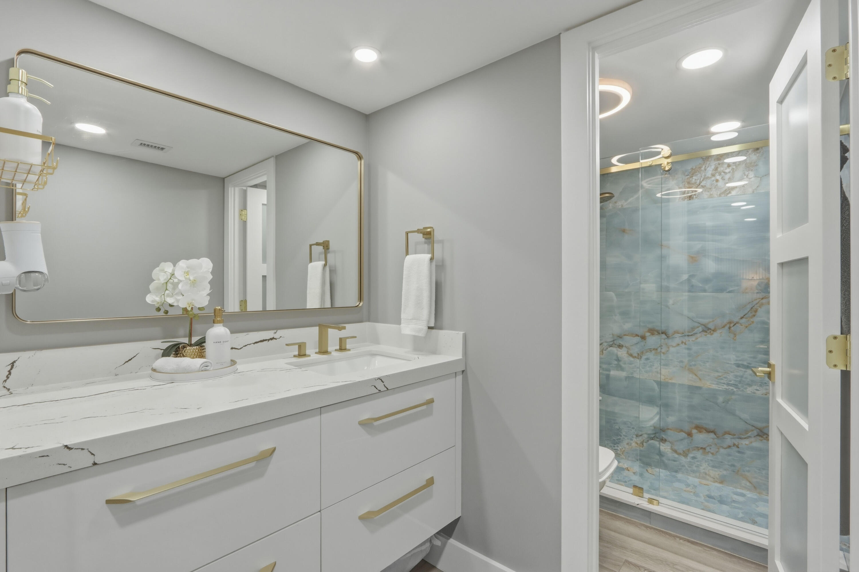 6039 Collins #609 Miami Beach, FL 33140