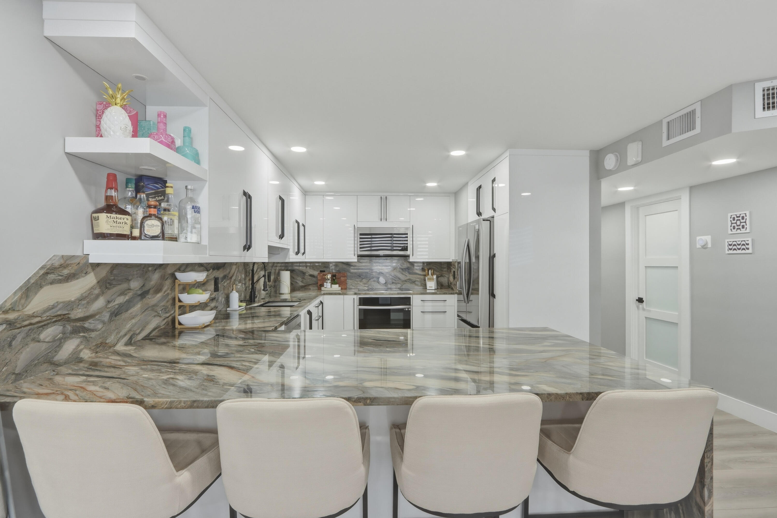 6039 Collins #609 Miami Beach, FL 33140