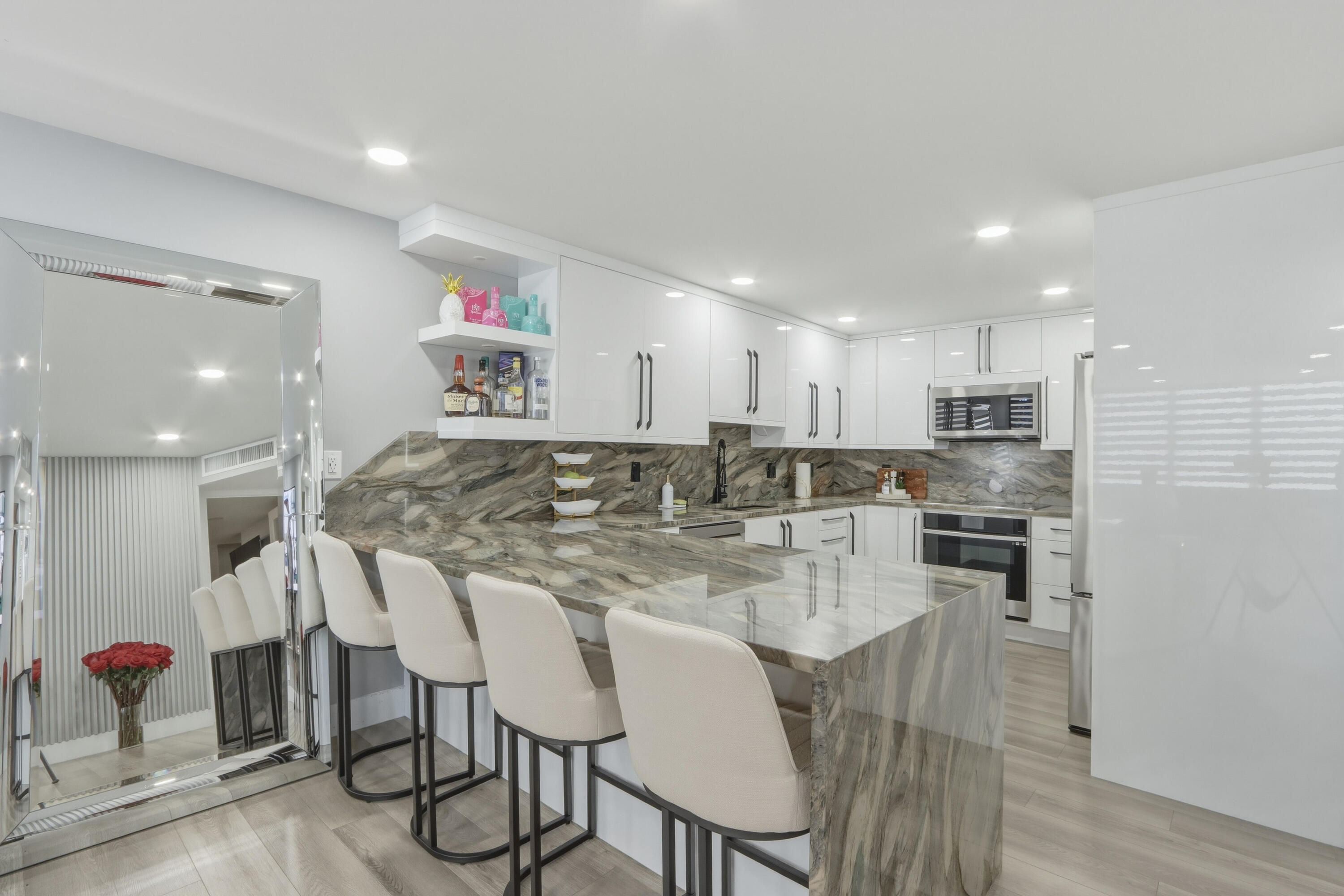 6039 Collins #609 Miami Beach, FL 33140