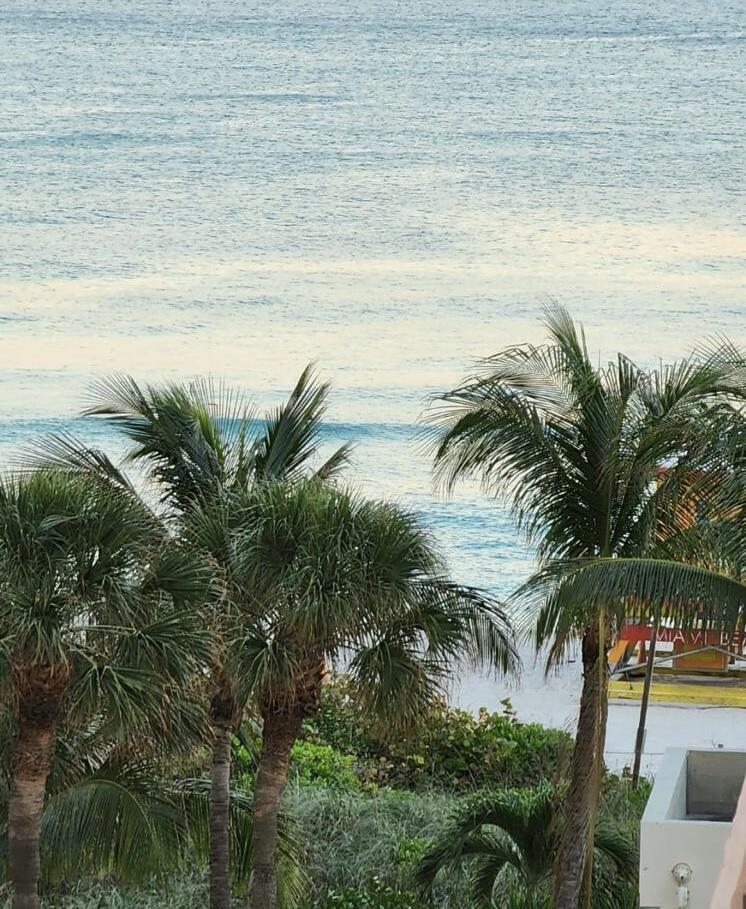 6039 Collins #609 Miami Beach, FL 33140