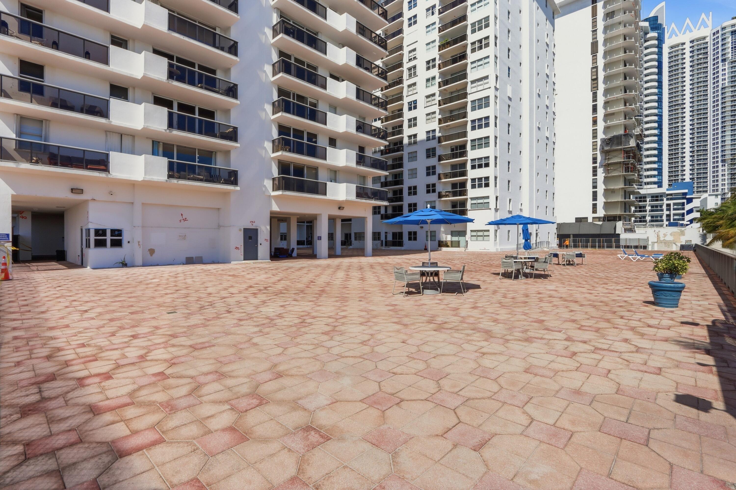 6039 Collins #609 Miami Beach, FL 33140